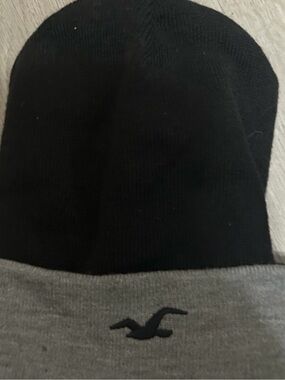 NWT Hollister Black & Gray Logo Beanie